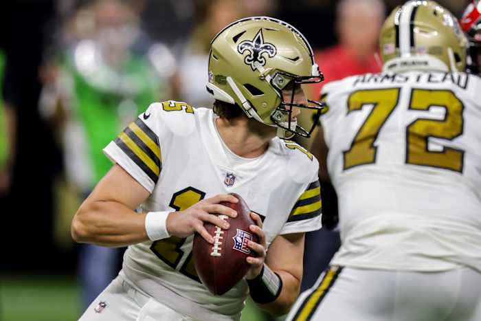 New Orleans Saints quarterback Trevor Siemian (15)